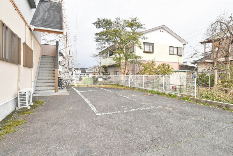 オークスハイツの駐車場