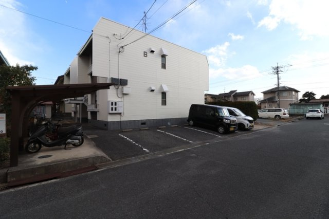 パレーシャル光永　B棟の駐車場