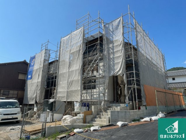 ★1(土)2(日)現地見学可能！★大津市南志賀　新築一戸建ての外観|現在の進捗状況です！順調に作業進行中、完成が待ち遠しいです！詳細の間取り等、お気軽にお問い合わせください！