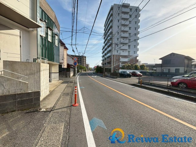 中古戸建　茅ヶ崎市本村4丁目の前面道路含む現地写真