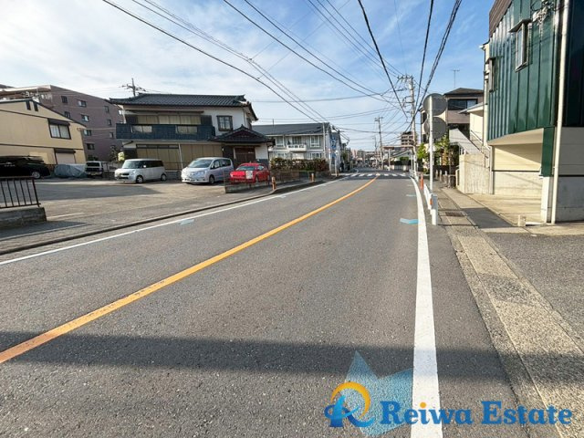 中古戸建　茅ヶ崎市本村4丁目の前面道路含む現地写真