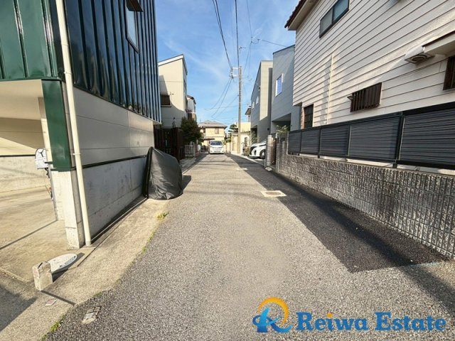 中古戸建　茅ヶ崎市本村4丁目の前面道路含む現地写真
