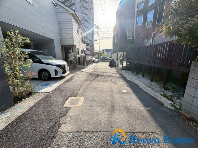 中古戸建　茅ヶ崎市本村4丁目の前面道路含む現地写真