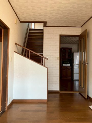 相生町１丁目中古住宅の玄関