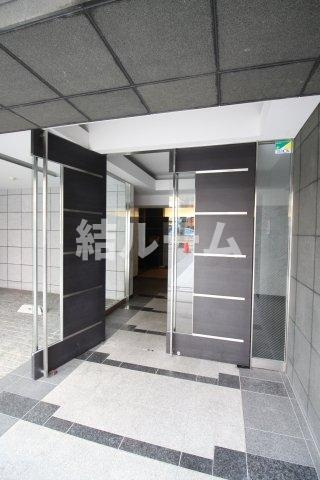 文京区本駒込１丁目の賃貸マンションのエントランス