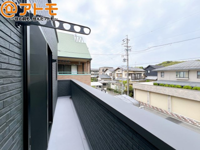 【バルコニー】 | 葵区沓谷一丁目　新築戸建　全1棟 | 陽当りの良いバルコニーはお洗濯物はもちろんお布団もふかふかになります♪
