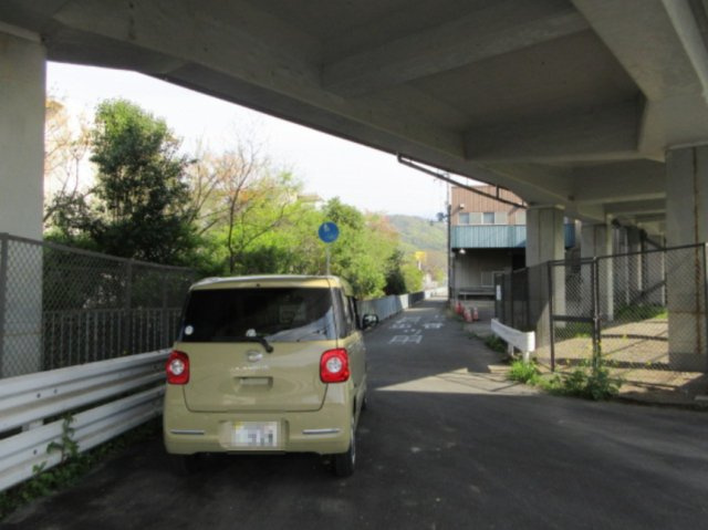 高槻市萩之庄５丁目の工場