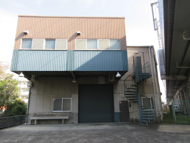 高槻市萩之庄５丁目の工場