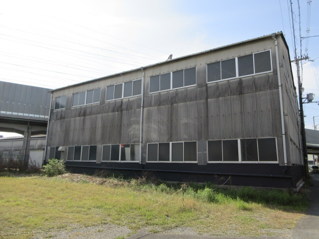 高槻市萩之庄５丁目の工場