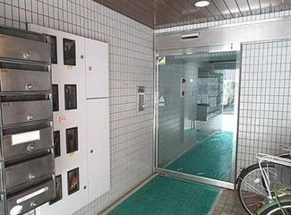 【エントランス】 | 清廉とされたエントランスになっています。