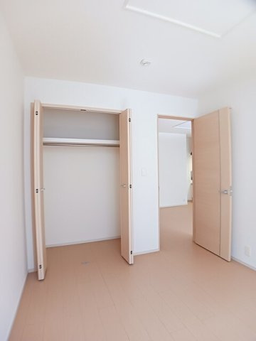 グランソレイユＢの収納