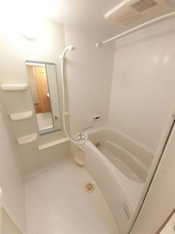 メゾンドデリエールの浴室