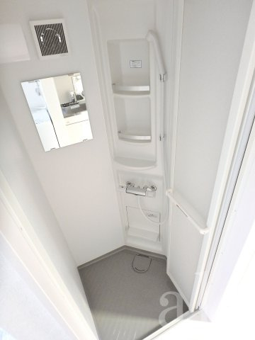 ソフィアオアシス(家具付き)の浴室|お手入れカンタン、きれいなシャワールームです。☆同シリーズ。