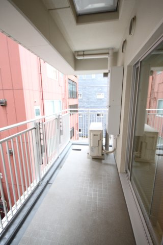 【バルコニー】