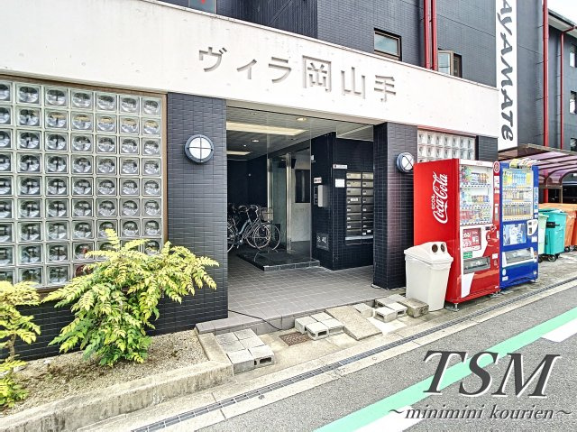 ヴィラ岡山手のエントランス|オートロック付き