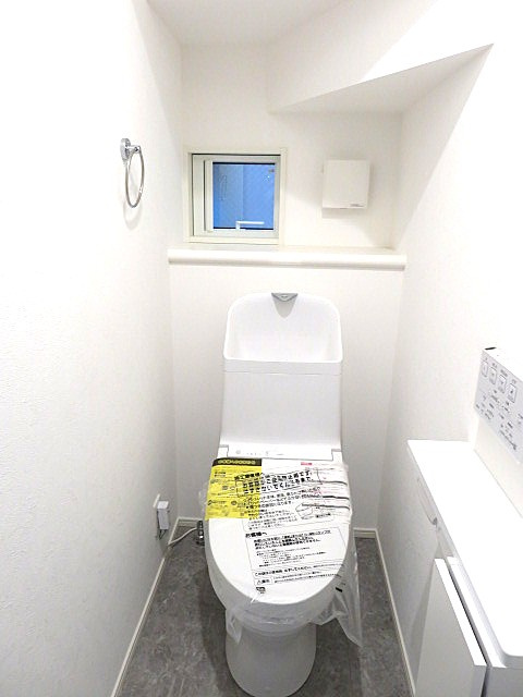 仲介手数料無料　横浜市中区本牧町２丁目のトイレ