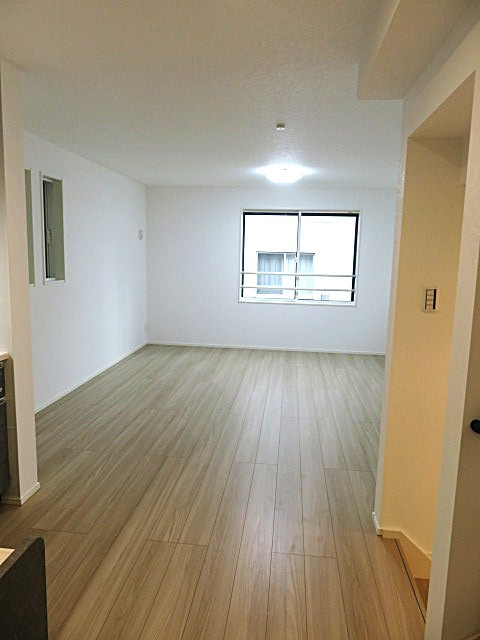 仲介手数料無料　横浜市中区本牧町２丁目の居間・リビング