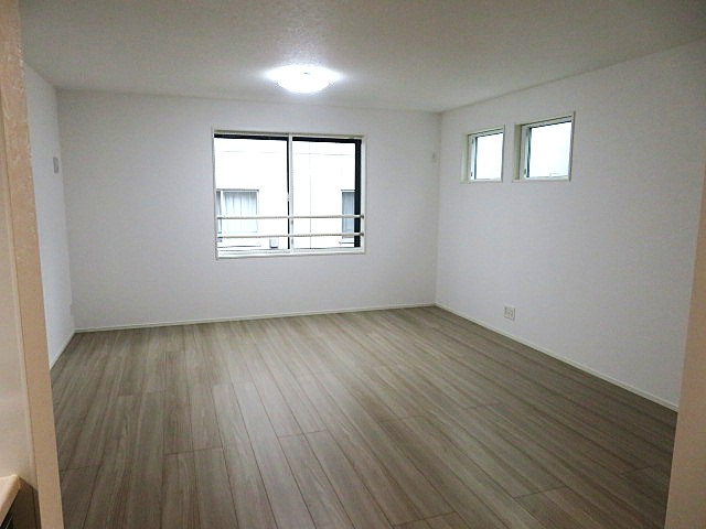 仲介手数料無料　横浜市中区本牧町２丁目の居間・リビング