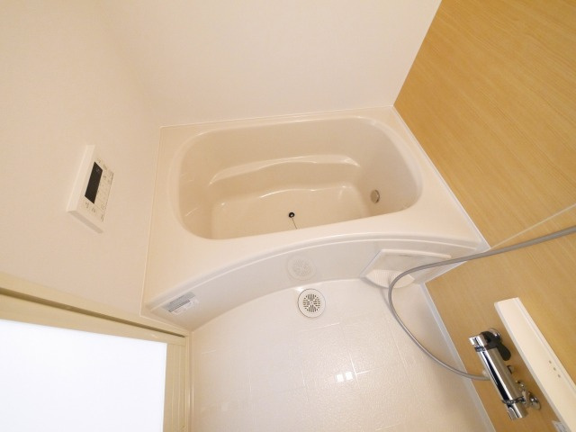 ミエティトゥーラの浴室|落ち着いた空間のお風呂です