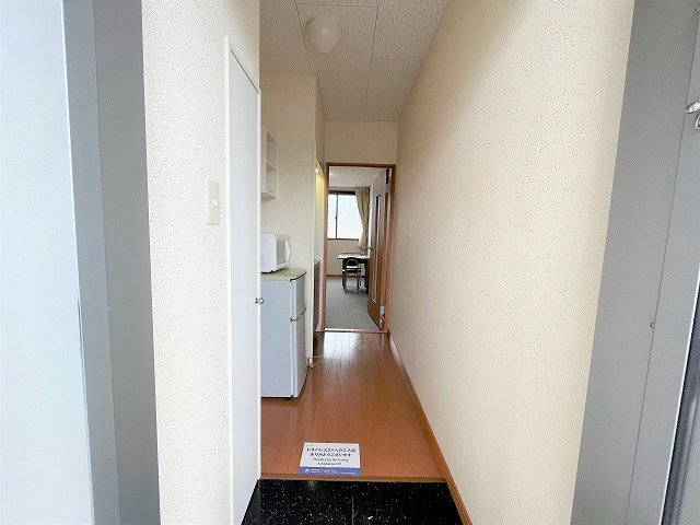 レオパレスコスモスの玄関