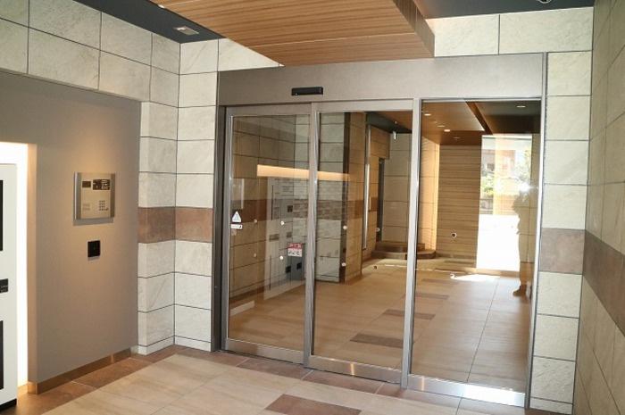 神戸Harborside　萬利Residenceのエントランス