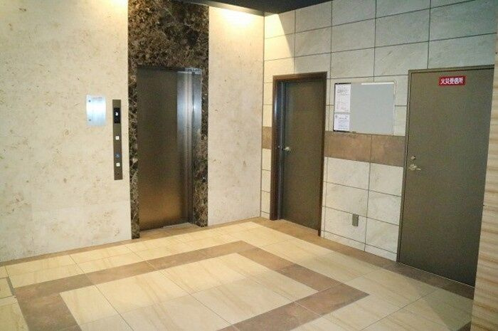 神戸Harborside　萬利Residenceのロビー