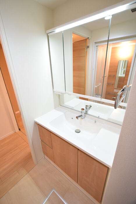 神戸Harborside　萬利Residenceの洗面所