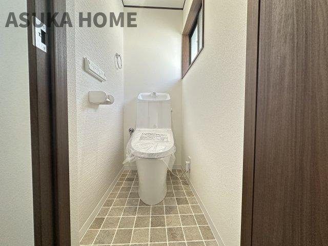 旭区中尾2丁目戸建のトイレ|新規交換済♪温水洗浄便座のトイレ設備です♪