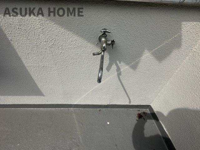 旭区中尾2丁目戸建のその他|バルコニーには壁付け水栓があり、掃除や水遊び、ガーデニングなど色々な使い方が出来便利です♪