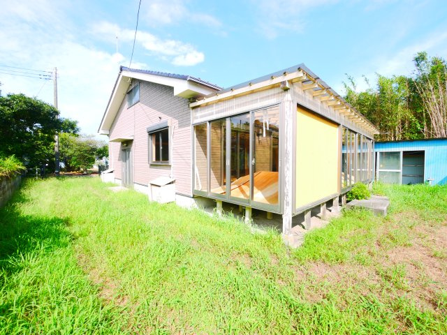 山武郡九十九里町真亀　中古戸建の庭|敷地約300坪 ダイワハウス施工軽量鉄骨6SLDK+別棟４K平屋+トレーラーハウス 海まで徒歩約6分