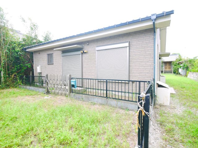 山武郡九十九里町真亀　中古戸建の庭|敷地約300坪 ダイワハウス施工軽量鉄骨6SLDK+別棟４K平屋+トレーラーハウス 海まで徒歩約6分