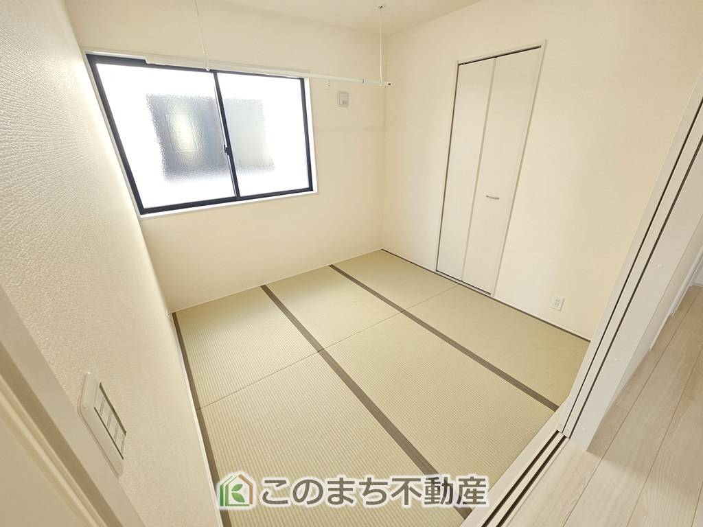 LiveleGarden.S第1栃木都賀町平川の和室|お子様のお昼寝にも便利な和室です。大きな窓から暖かな日差しが差し込みます♪