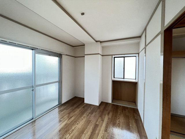 西町ハイツの寝室|同マンション別部屋