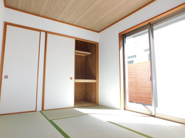 名古屋市中川区東春田２丁目の中古一戸建の和室|◇和室◇　　南面で明るい和室６．０帖　収納完備の落ち着いた空間♪　（令和８年１月リフォーム済）