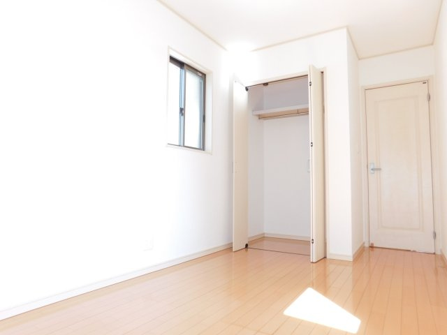 名古屋市中川区東春田２丁目の中古一戸建の洋室|◇洋室◇　　南面で明るい洋室５．５帖　全居室収納完備！