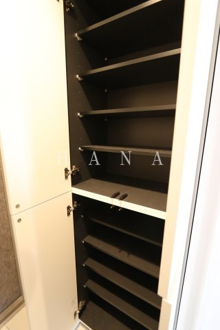 ロイヤルキャステージ恋ヶ窪の玄関|別号室参考写真