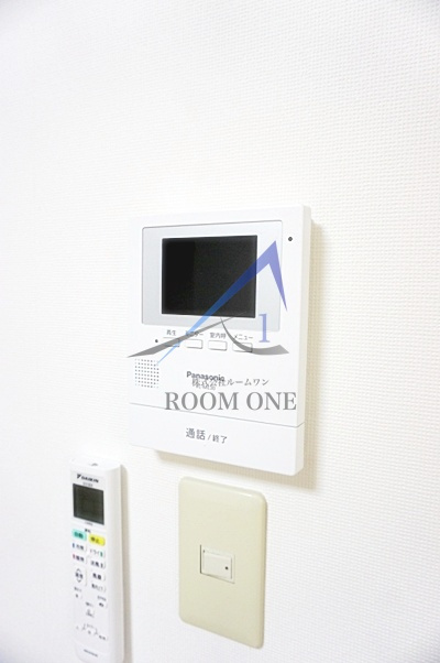 サンパレスのセキュリティ|モニター付きインターホンです。