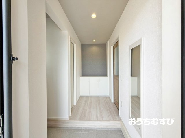 春日井市下条町3期(全2棟)の玄関