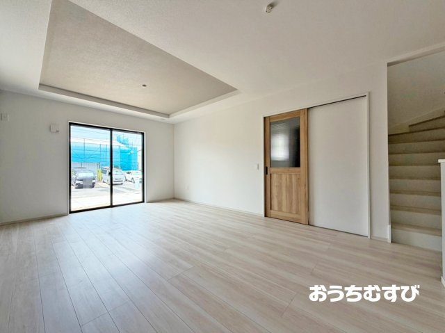 春日井市下条町3期(全2棟)の居間・リビング