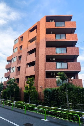 ライオンズガーデン東武練馬壱番館の外観|ペット飼育可能！平成１３年築・防犯カメラ＆宅配ボックス付きマンション、ライオンズガーデン東武練馬壱番館は即日現地案内可能となっておりますので、お気軽にお問い合わせください！