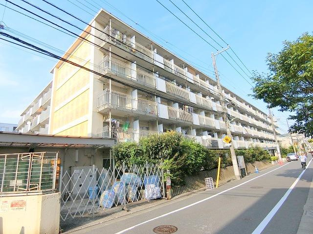 カーサ大森の外観|1974年10月築　SRC鉄骨鉄筋コンクリート造地上5階建て
東京都大田区大森西2丁目　京浜急行本線平和島駅徒歩9分、大森町駅徒歩10分