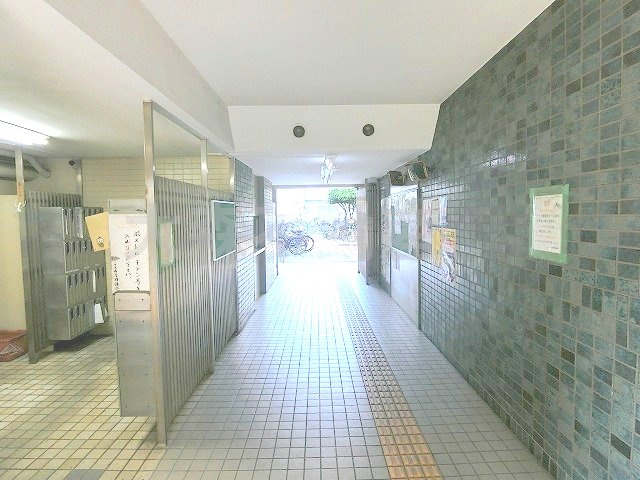 カーサ大森のエントランス