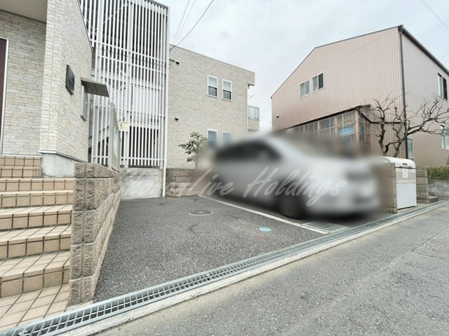 茅ヶ崎市香川５丁目のアパートの駐車場