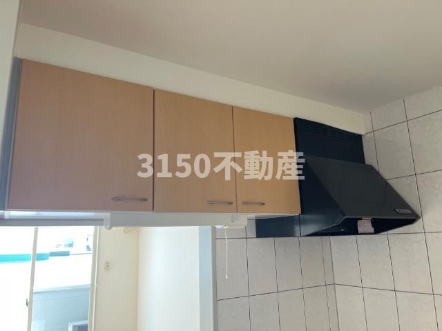 メゾンセレストＢのキッチン|キッチン吊戸棚