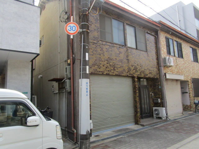 大阪市東成区深江南２丁目の倉庫の外観