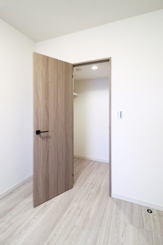 アクトピア北赤羽壱番館の収納|アクトピア北赤羽壱番館：ウォークインクローゼット画像です！