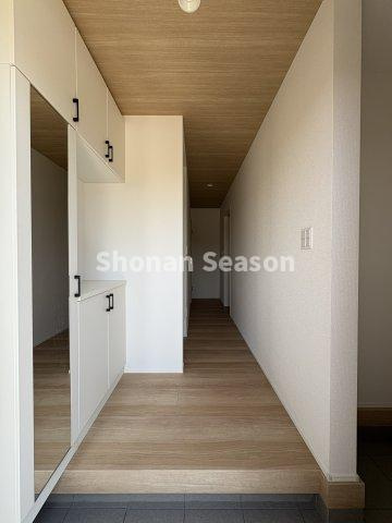 【玄関】 | シューズＢＯＸはミラー付で、身だしなみチェックが叶います♪