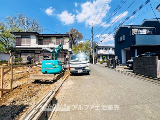 立川市砂川町4丁目　新築戸建全1棟の前面道路含む現地写真|【clear the mind】◆暮らしが整う空間◆
ゆとりのある住空間と、どこか安心感のある佇まい。
ここで過ごす日々が、自分たちらしい暮らしへと自然に導いてくれる。