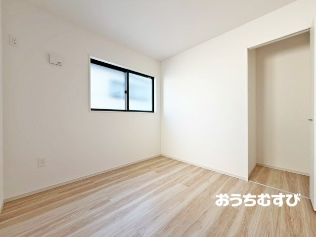 春日井市弥生町2期(全2棟）の洋室