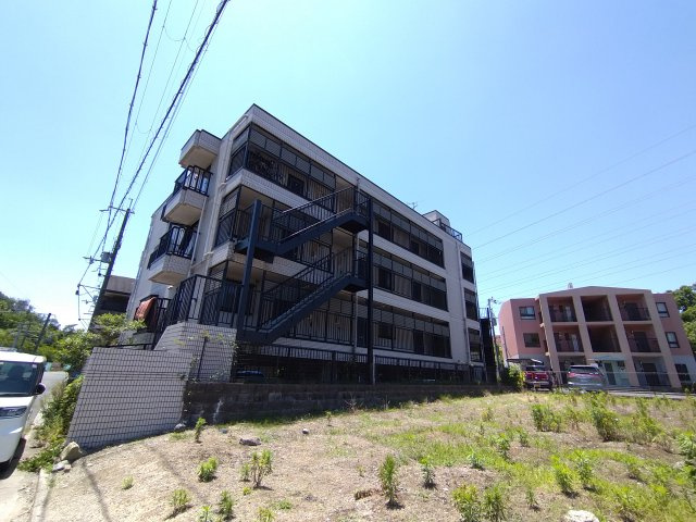 奈良市佐保台西町の賃貸マンション